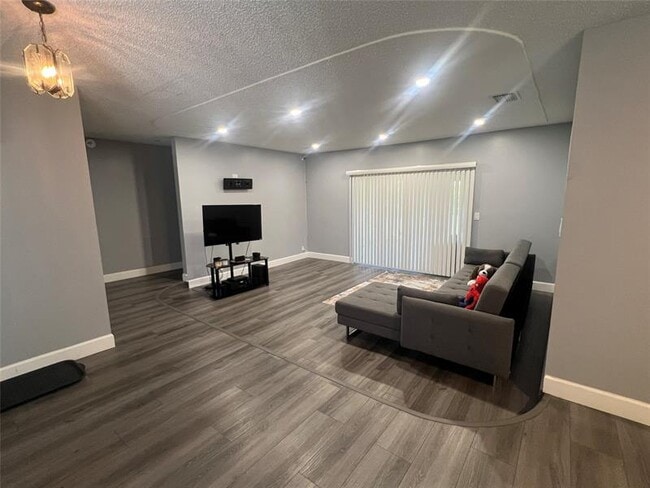 7975 NW 8th St in Margate, FL - Building Photo - Building Photo