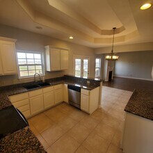 2130 N Williamsburg Ln in Ozark, MO - Building Photo - Building Photo