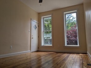 2747 Maryland Ave, Unit 2 in Baltimore, MD - Building Photo - Building Photo