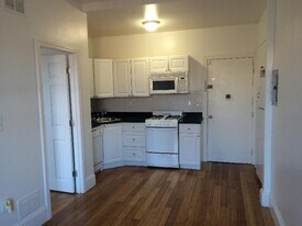 142 Hemenway St, Unit 26 in Boston, MA - Building Photo