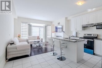 16 Gosset Rd in Brampton, ON - Building Photo - Building Photo