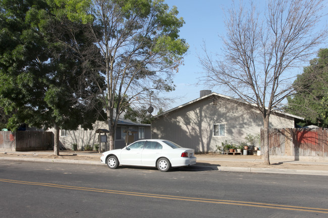 405-417 S O St in Dinuba, CA - Building Photo - Building Photo