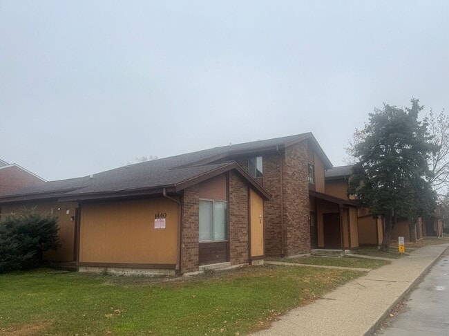 1450 S 116th St in West Allis, WI - Foto de edificio - Building Photo