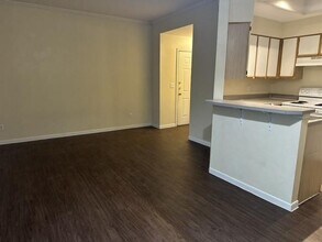 6000-10 Shepherd Mountain Cove in Austin, TX - Building Photo - Building Photo