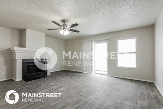 6839 Flaming Ridge Dr in Converse, TX - Building Photo - Building Photo