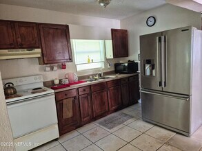 1261 Peacefield Dr in Jacksonville, FL - Building Photo - Building Photo