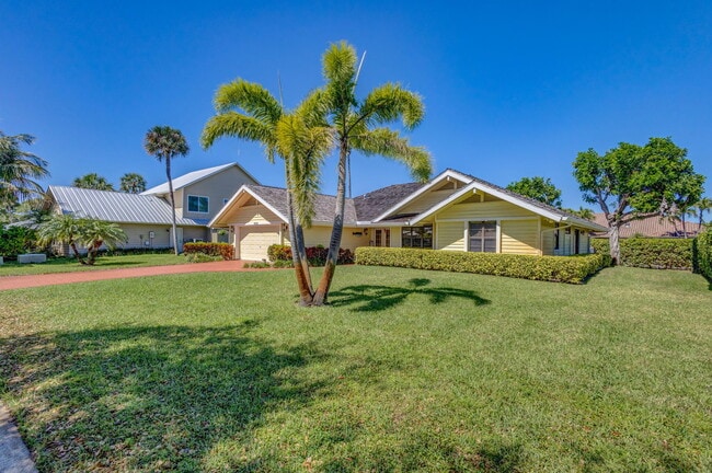 10420 SE Jupiter Narrows Dr in Hobe Sound, FL - Building Photo - Building Photo