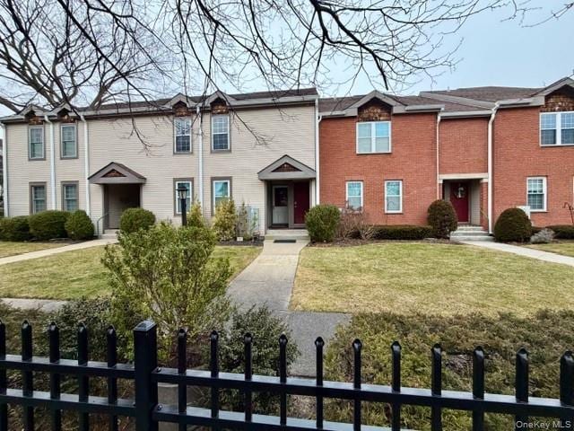 42 Greenmeadow Dr in Babylon, NY - Building Photo - Building Photo