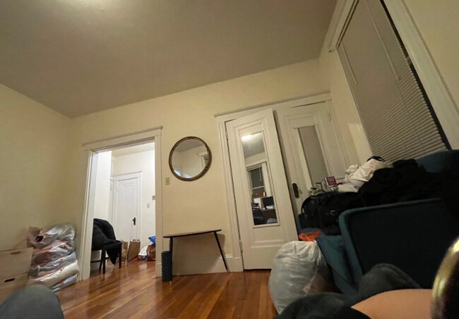 1617 Massachusetts Ave, Unit 4 in Cambridge, MA - Building Photo - Building Photo