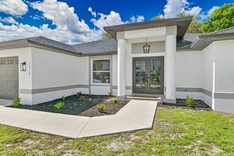 1716 SE 12th St in Cape Coral, FL - Building Photo - Building Photo