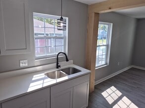 4858 Sheridan Dr in Jackson, MS - Building Photo - Building Photo