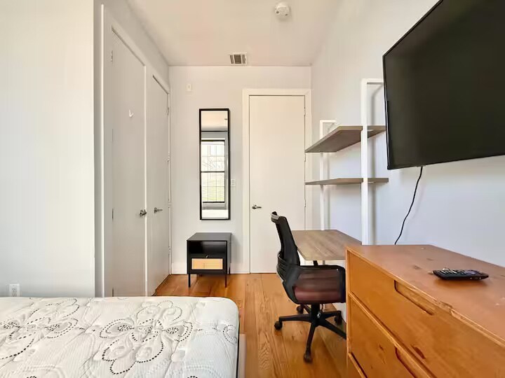 Prime Bushwick Room, HDTV, 15 min to Manha in Brooklyn, NY - Foto de edificio