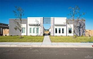 7 E Walnut Ave in McAllen, TX - Building Photo