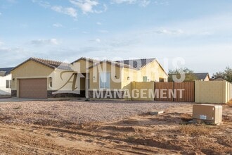 12577 W Xavier Dr in Arizona City, AZ - Building Photo - Building Photo