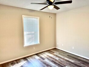 301 W Nichols St in Bellville, TX - Building Photo - Building Photo