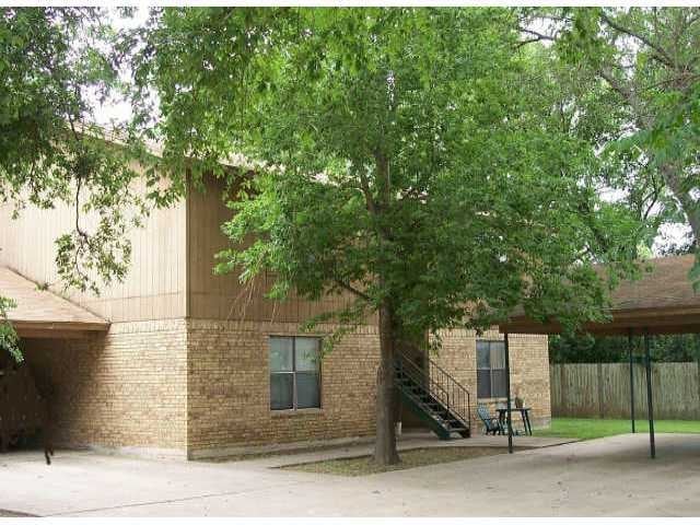 1501 Cedar St in Bastrop, TX - Building Photo