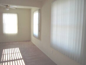 2220-2222 Reo Dr in San Diego, CA - Building Photo - Building Photo