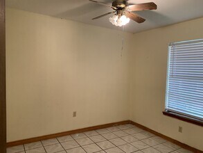 370 E Bowie Ave, Unit D in Alamo, TX - Building Photo - Building Photo