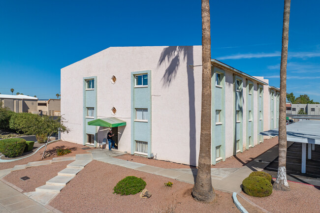 Thunderbird Terrace in Phoenix, AZ - Foto de edificio - Building Photo