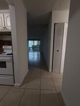 9460 Fontainebleau Blvd in Miami, FL - Building Photo - Building Photo