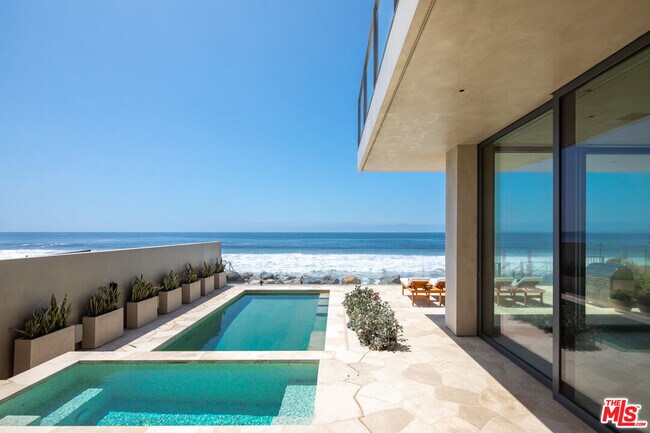 31346 Broad Beach Rd in Malibu, CA - Building Photo - Building Photo