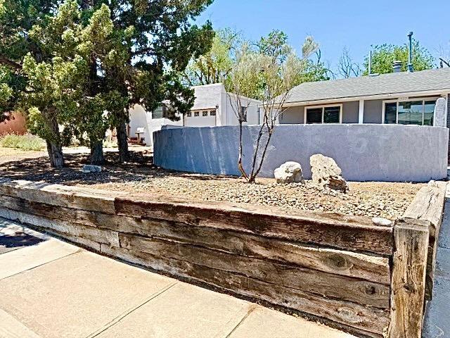 317 Morningside Dr SE in Albuquerque, NM - Building Photo - Building Photo