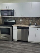 4205 N University Dr, Unit 211 in Sunrise, FL - Building Photo - Building Photo