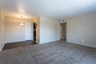 Steeplechase in Alvin, TX - Foto de edificio - Interior Photo