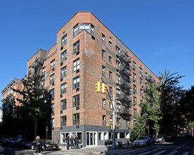 350 Bleecker in New York, NY - Foto de edificio - Building Photo