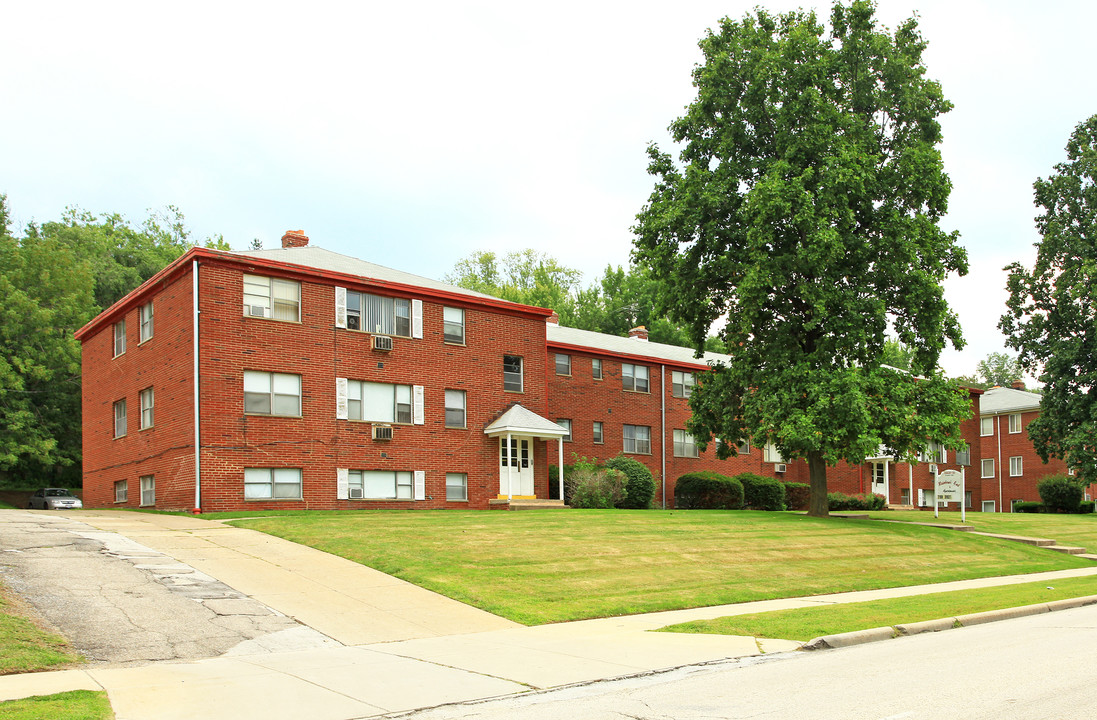 Rainbow's End I Apartments in Euclid, OH - Building Photo