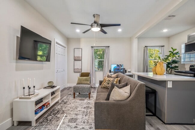 5 Estelle St in Houston, TX - Building Photo - Building Photo