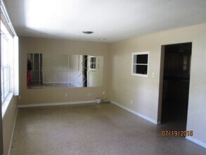 297 Warwick Ave in Ormond Beach, FL - Building Photo - Building Photo