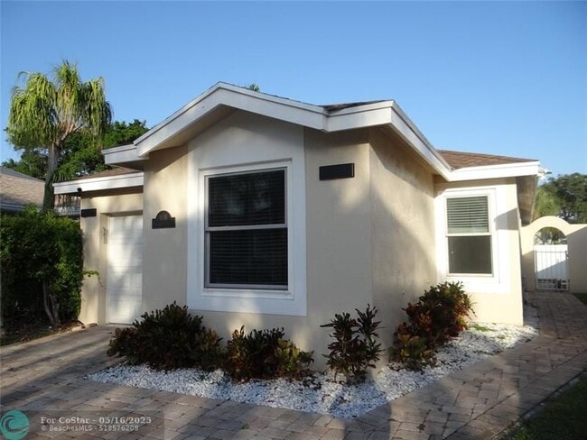 property at 4036 Eastridge Cir