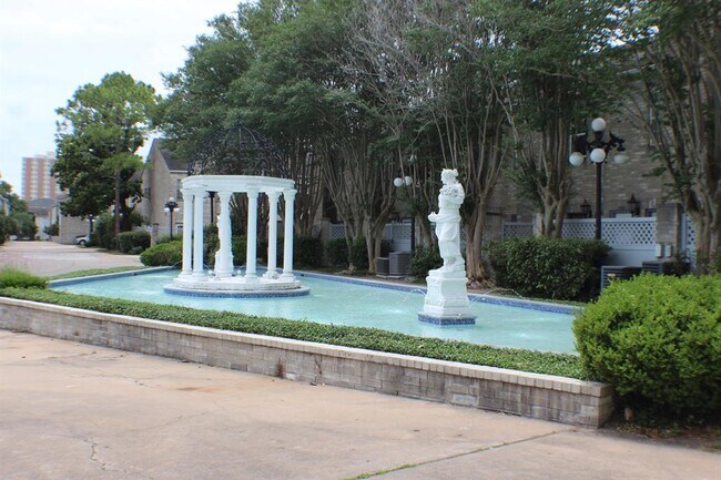 6000 Reims Rd in Houston, TX - Building Photo - Building Photo