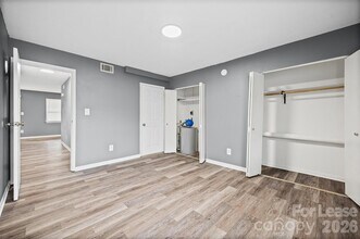 9119 Spyglass Pl in Charlotte, NC - Building Photo - Building Photo