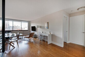 175 E 96th St in New York, NY - Building Photo - Building Photo