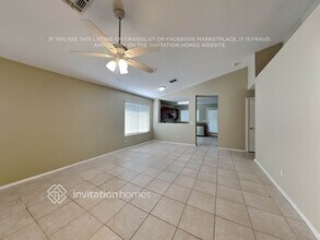 8315 W Clear Stream Dr in Phoenix, AZ - Building Photo - Building Photo