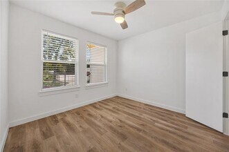 2609 Warren Ave in Dallas, TX - Building Photo - Building Photo