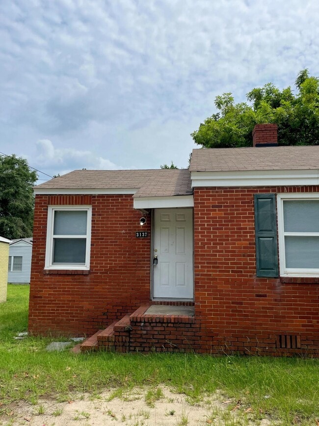 property at 3137 Lake Forest Dr