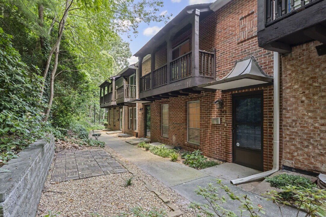 7309 Cardigan Cir in Sandy Springs, GA - Building Photo