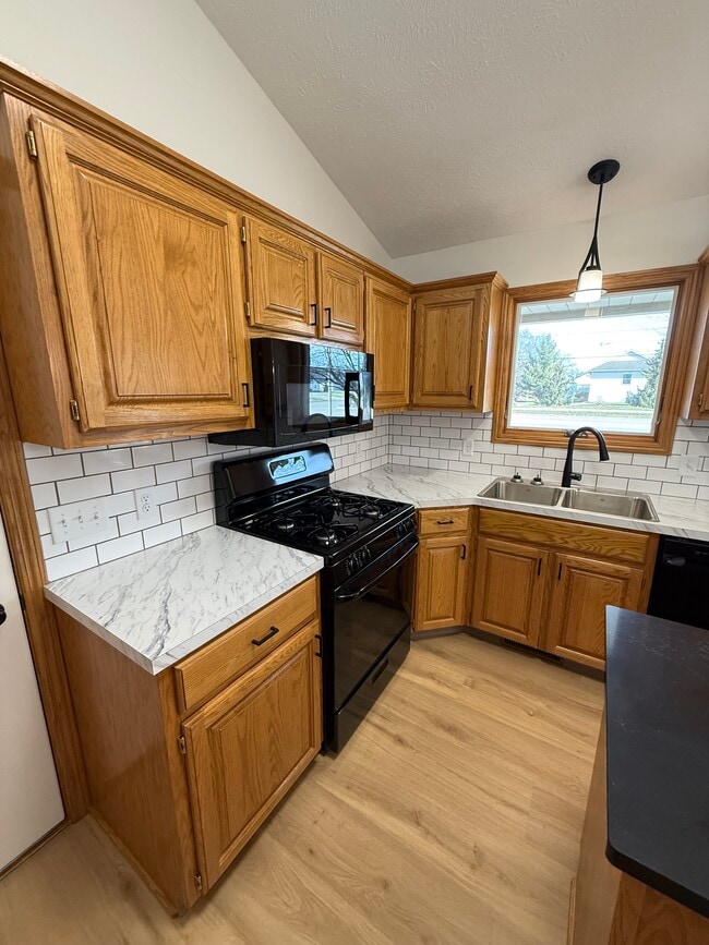 8197 Cottonwood Dr in Jenison, MI - Building Photo - Building Photo