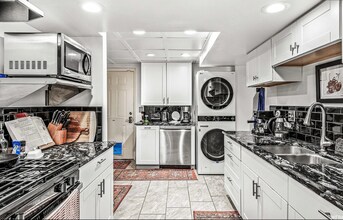 6759 S 2445 E in Cottonwood Heights, UT - Building Photo - Building Photo