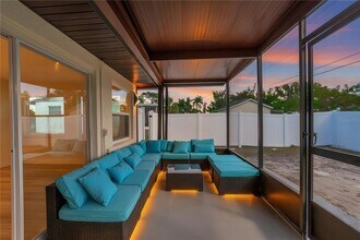 1461 Royal Rd in Venice, FL - Building Photo - Building Photo