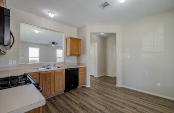 16830 Mammoth Springs Dr in Houston, TX - Foto de edificio - Building Photo
