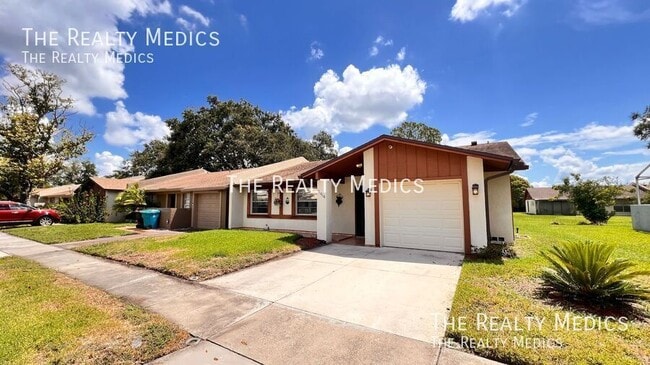 999 Mancha Real Dr in Orlando, FL - Foto de edificio - Building Photo