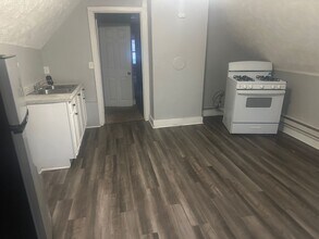 10022 Parkgate Ave in Cleveland, OH - Building Photo - Building Photo