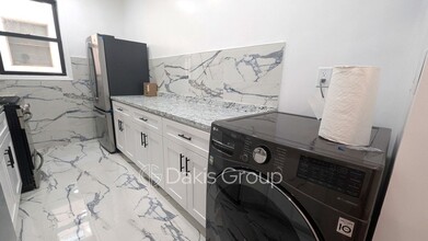 24-28 35th Street, A in Queens, NY - Building Photo - Building Photo