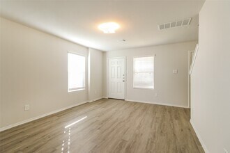 2715 Atlas Dr in Conroe, TX - Building Photo - Building Photo