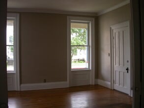 110 Stone St, Unit number 1 in Oneida, NY - Foto de edificio - Building Photo