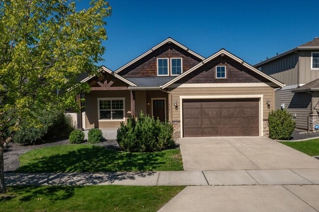 property at 6683 N Madellaine Dr